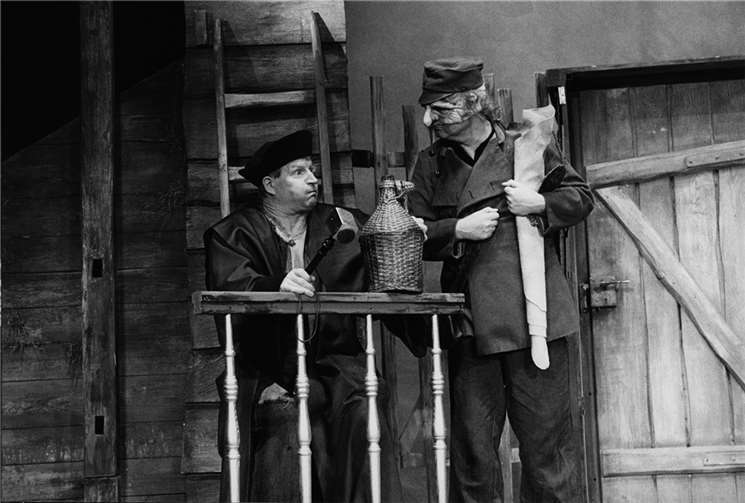 Eine Szene aus dem Stück „Der Kaukasischer Kreidekreis“ mit Peter Bause und Klaus Martin. Dietrich Dettmann