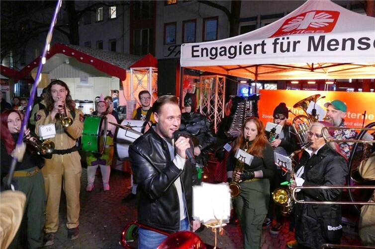 Eine Überraschung war der spontane Besuch und stimmungsvolle Abschluss mit der Koblenzer Guggemusik.