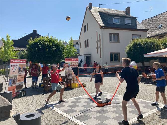 Eine Übungsstunde wurde demonstriert.