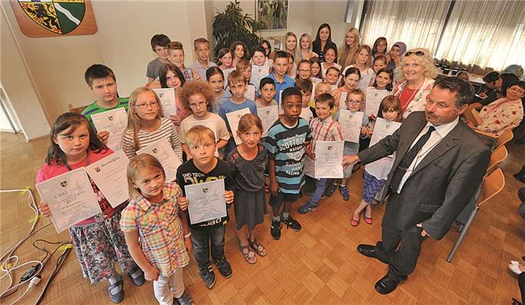 Eine Urkunde erhielten die Sieger, die beim Europäischen Schülerwettbewerb teilgenommen hatten. FIX