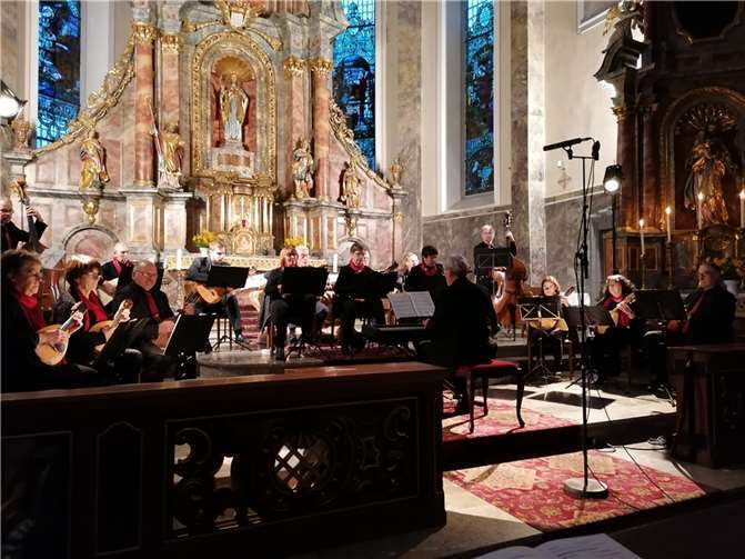 Eine abwechslungsreiche Reise durch die Welt der Filmmusik bot der Chor der Pfarreiengemeinschaft Kruft-Nickenich „Via Nova“ bei seinem Konzert in der gut besuchten Krufter Pfarrkirche. Foto: privat