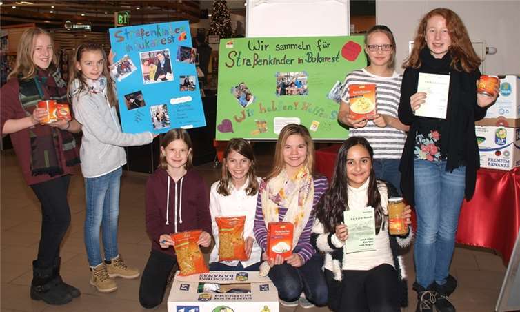 Eine außergewöhnliche Aktion von acht Mädels des Bischöflichen Cusanus Gymnasium Koblenz „Kinder sammeln für Straßenkinder in Bukarest“.US