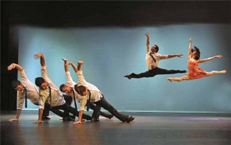 Eine besondere Tanz-Show wird den Besuchern bei der Veranstaltung „Best of Rock the Ballet“ geboten. Herbert Schulze