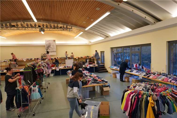 Eine breite Palette an Kleidung und weiteren nützlichen Artikeln gab es zu erwerben.  Foto: privat