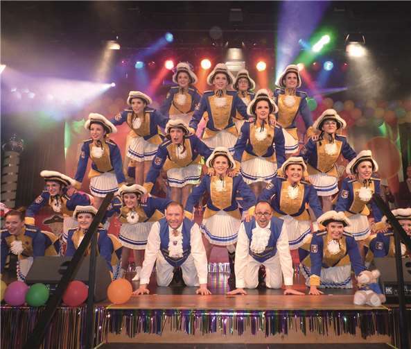 Eine choreografische Glanzleistung boten die 24 Tänzerinnen und Tänzer der Funkengarde.