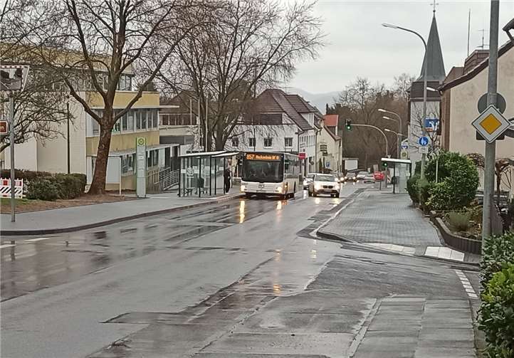 Eine definierte Strecke sollte mit einer 30 km/h Geschwindigkeitsbegrenzung versehen werden. Es wäre nach Vorschlag der Parents for Future auch zu überprüfen, ob ein Überholverbot für den Bereich der Bushaltestellen und deren Einzugsbereich sinnvoll ist. Foto: privat