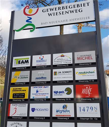 Eine der neuen Gewerbetafeln. Quelle: Stadt Bad Neuenahr-Ahrweiler