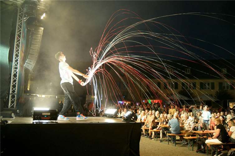 Eine energiegeladene Lichtshow sorgte für tolle Effekte.