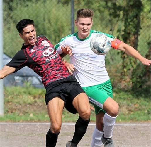 Eine enge Angelegenheit war das A-Klassenduell zwischen Anadolu Spor Koblenz und dem SC Vallendar. Am Ende siegten die Gastgeber knapp mit 1:0.Foto: TH
