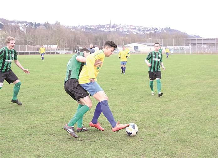 Eine enge Sache war das A-Klassenderby in Bendorf. Am Ende trennten sich die SpVgg Bendorf und der SV Weitersburg mit einem 0:0. TH
