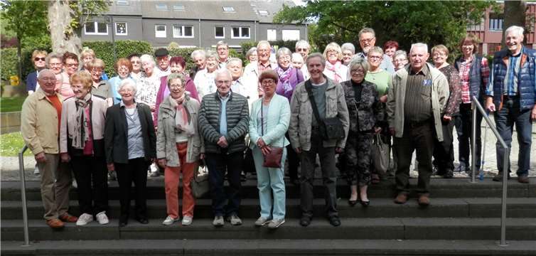 Eine erlebnisreiche Tagesfahrt führte 43 Teilnehmer der Seniorengemeinschaft 60 plus Rengsdorfer Land nach Solingen und Wuppertal im Bergischen Land. Foto: privat