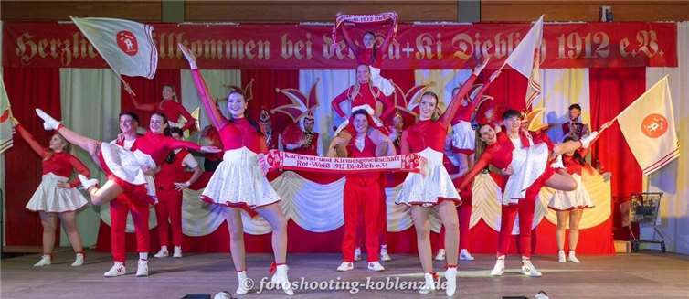 Eine fantastische Kostümsitzung in Rot und Weiß wurde gefeiert. Fotos: fotoshooting-koblenz.de