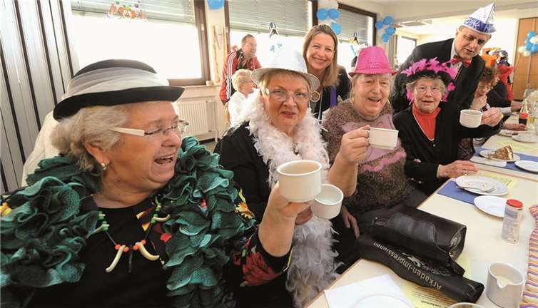 Eine gelungene Seniorensitzung sorgte im Pfarrsaal der Rosenkirche für ausgelassene Stimmung. FIX