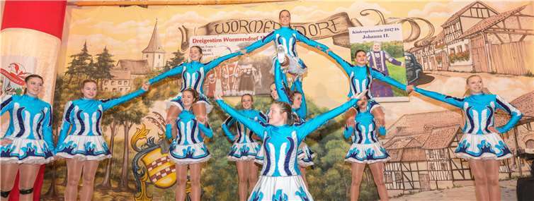 Eine geradezu akrobatische Show zeigte die Mädchentanzgruppe der Fidelen Burgfrauen.