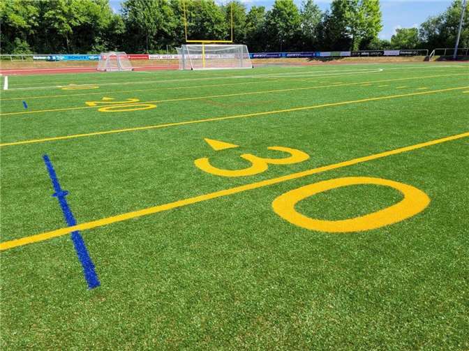 Eine große Erleichterung für die American-Football-Spieler – die (gelben) Markie...