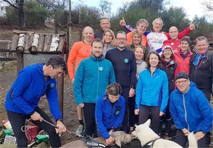 Eine große Gruppe hatte sich auf den Weg zum Steinerberghaus gemacht. privat