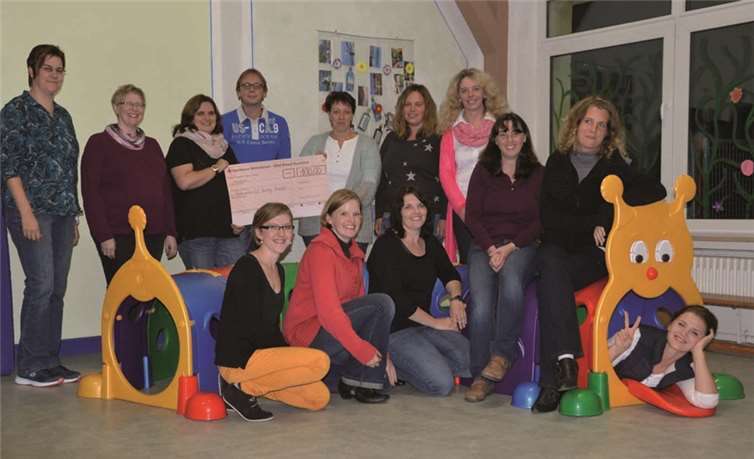 Eine große Krabbelraupe steht nun den Kindern zur Verfügung. privat