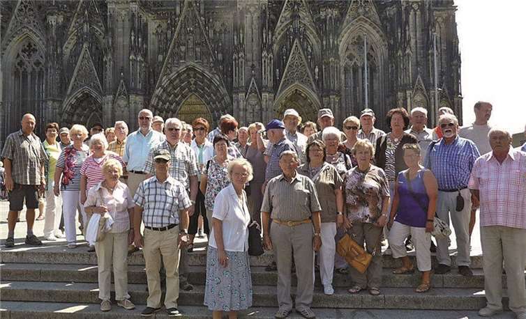 Eine große Schar von Mitgliedern und Freunde der SeniorenUnion besichtigte den Dom und konnte dabei feststellen, dass auch das Brohltal am Bau beteiligt war. privat