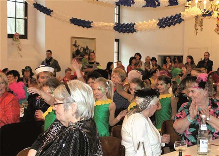 Eine gut gelaunte Narrenschar im Festsaal des Gondorfer Winzerhauses hat die gelungenen Tanzdarbietungen der Tanzmäuse genossen.Privat