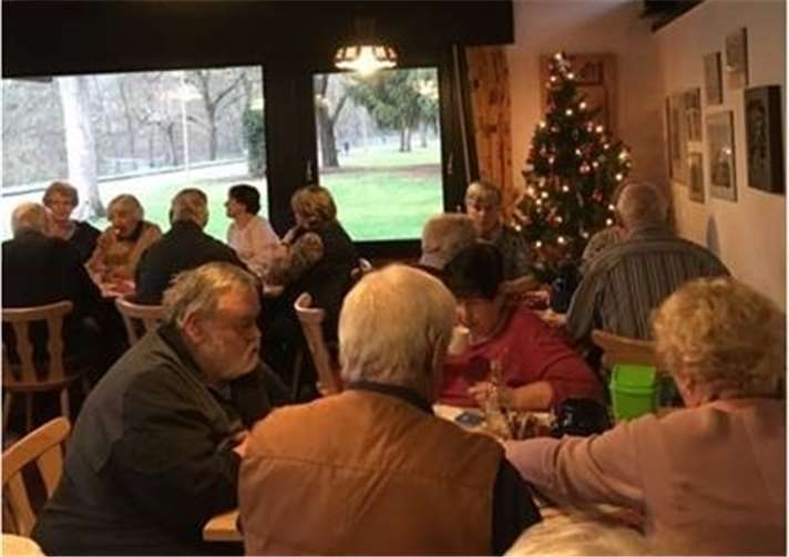 Eine harmonische Feier gabe es in der Tagesstätte an der Wied. privat