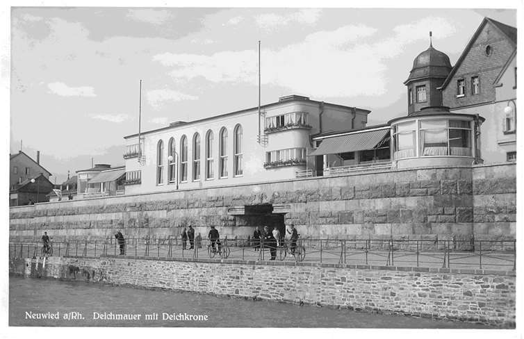 Design im Wandel der Zeit Eine historische Postkarte zeigt die im Bauhaus-Stil errichtete Neuwieder Deichkrone. Quelle: Stadt Neuwied