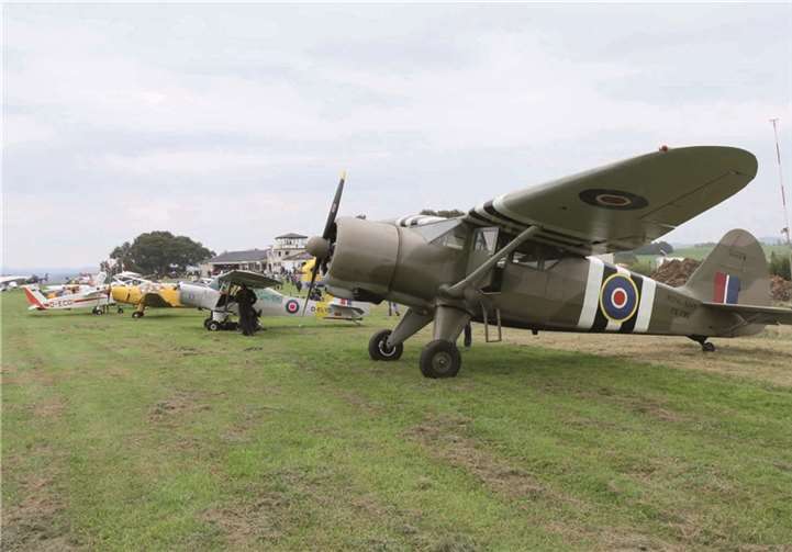 Eine imposante Erscheinung die Stinson AT-19 Reliant.j