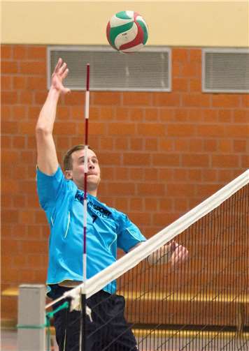 Eine in Angriff und Block gewohnt solide Leistung lieferte Christoph Heibel. Michael Hausen