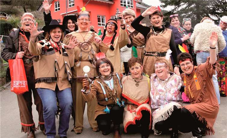 Eine kämpferische Indianer Truppe aus Leimbach. SES