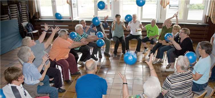 Eine motivierte Gruppe mit vielen Teilnehmern und Spaß an Bewegung mit unterschiedlichsten Übungen. Privat