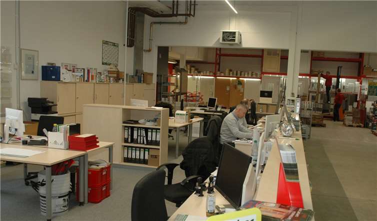 Eine neue Info-Theken bietenviel Raum für qualitative Beratung.