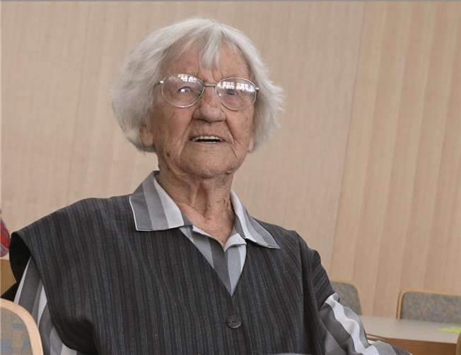 Eine rüstige 98-Jährige: Elisabeth Daun ging 1926 zur Erstkommunion.