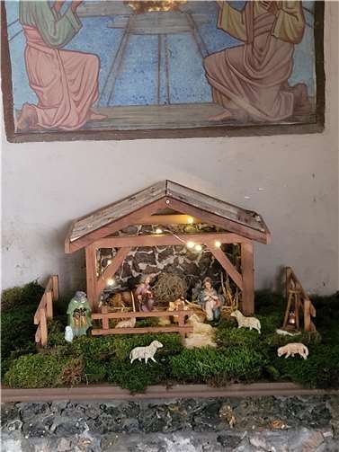 Eine schön hergerichtete Krippe. Fotos: FörderkreisAllerheiligenberg Lahnstein e.V.