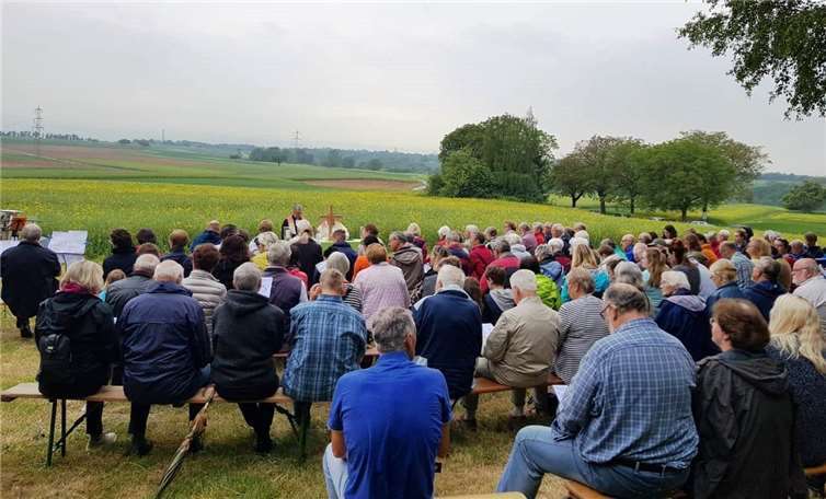 Eine schönen Tradition: Der ökumenische Waldgottesdienst am Feiertag Christi Himmelfahrt.GV Germania