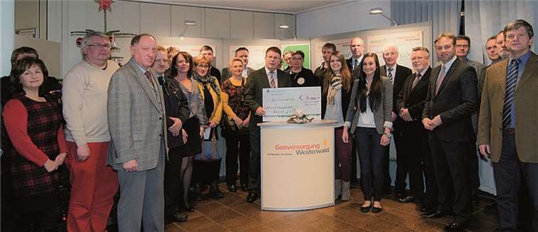 Eine schönes Tradition: Die Gasversorgung Westerwald GmbH (GVW) übergibt zur Adventszeit Spenden für soziale und gemeinnützige Institutionen in der Region.privat