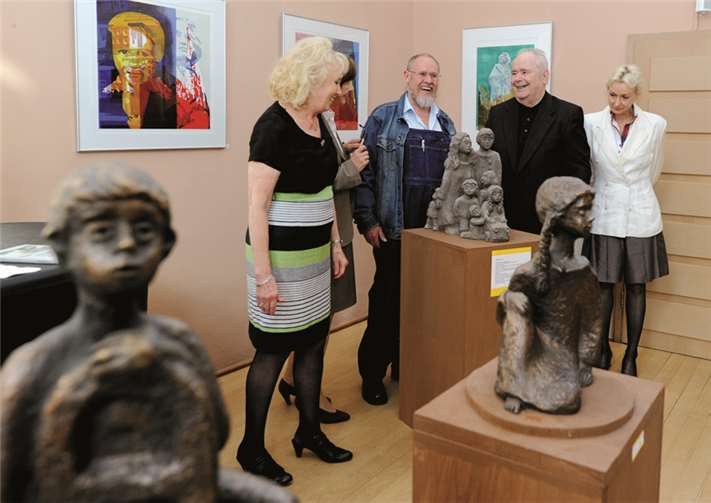 Eine sehenswerte Ausstellung zeigt derzeit Werke von Angelika Castelli zum Thema „Erfahrungen“. FIX