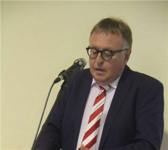 Eine sehr nette und persönliche Festrede zu Marcel Caspers Amtseinführung hielt Landrat Dr. Jürgen Pföhler.