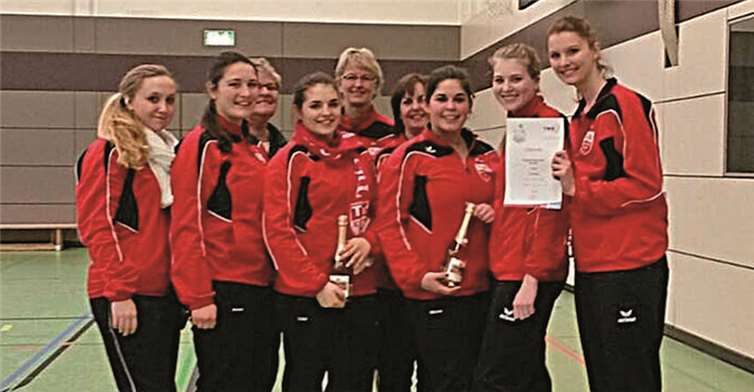 Eine starke Leistung: Die Kettiger Mädchen haben zum dritten Mal in Folge den Jugendmeistertitel Mittelrhein errungen. privat