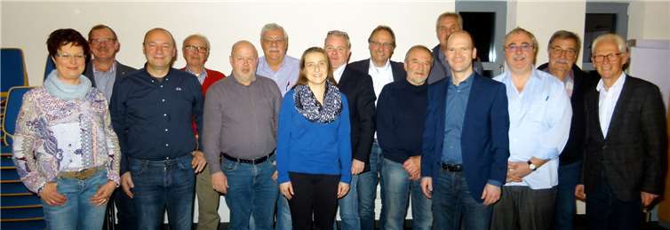 Eine starke Truppe mit (v. links) Caroline und Martin Lauxen, Markus Breitscheidel, Dieter Arenz, Karl-Heinz Doerschel, Günter Ruland, Tanja Schmidt, Ulrich Moentenich, Karl-Josef Oster, Rudolf Hauser, Bernd Dehren, Bernd Reiz, Thomas Christmann, Egon Feyen und Hubert Blümmert. Foto: Foto Ulli Burkholz