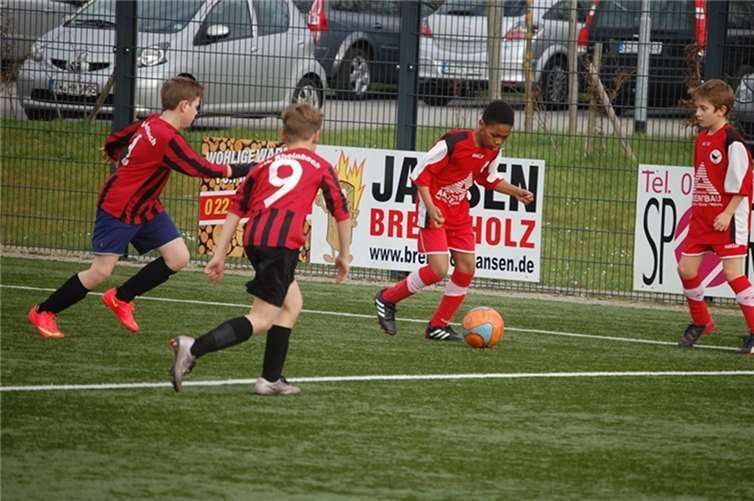 Eine tolle Leistung und ein spannendes Spiel zeigten die Rot-Weißen beim Spiel gegen Rheinbach.privat