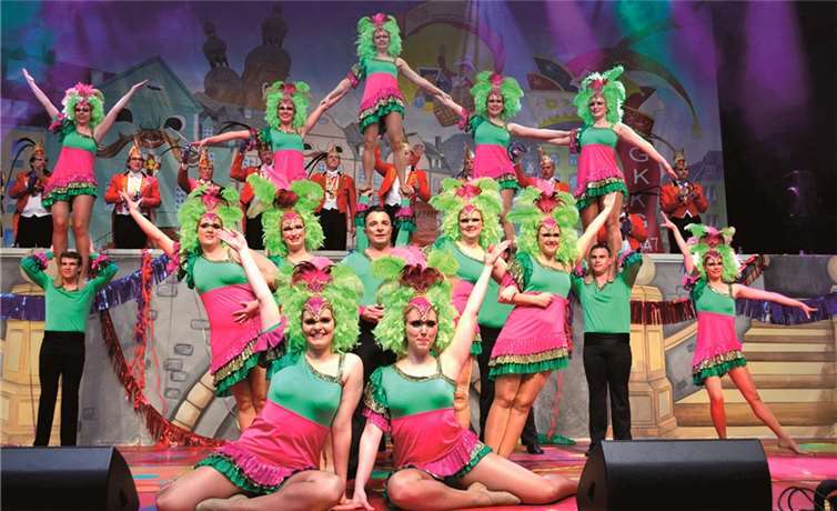 Eine tolle Pyramide der GKKG-Showtanzgruppe.