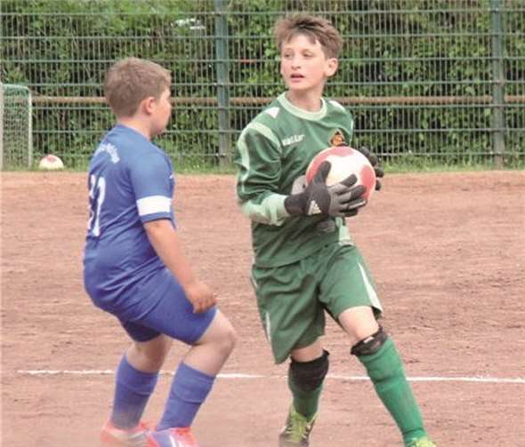 Eine tolle Saison spielt bisher der Keeper der U11. Ganze zwei Gegentreffer musste der Torwart bisher in allen Pflichtspielen hinnehmen. TH