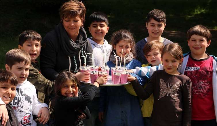 Eine tolle und superleckere Erfrischung zauberten die Kinder zusammen mit den Betreuerinnen.privat