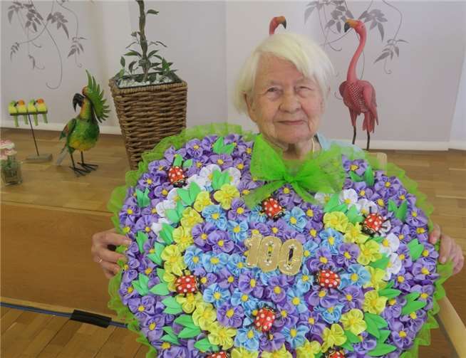 Eine tolles Herz für die Seniorin Margareta Hillenbrand.