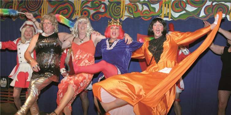 Eine typisch kölsche „Mädchensitzung“ präsentierten die Stadtsoldaten.privat