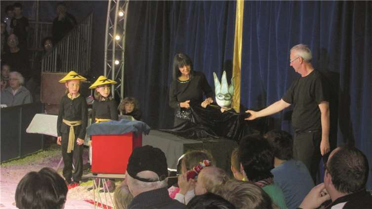 Eine unterhaltsame Show boten die Zirkuskinder ihren Zuschauern.  privat