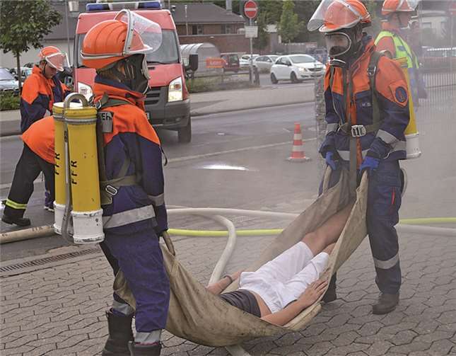 Eine verletzte Person wurde geborgen.