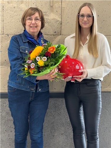 Eine von zahlreichen glücklichen Kundinnen und Kunden der Kreissparkasse Ahrweiler im vergangenen Jahr.  Foto: Kreissparkasse Ahrweiler – Marco Seydel