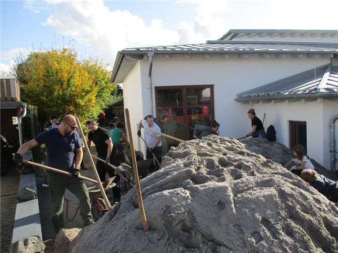 Eine weitere Aktion fand im Außengelände des Kindergartens statt. Foto: privat