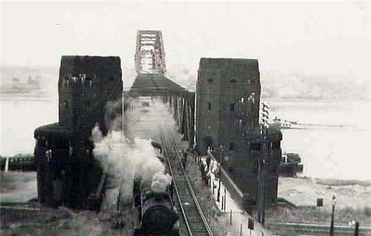 Eine weitere Schwarz-Weiß-Aufnahme aus der Vergangenheit.