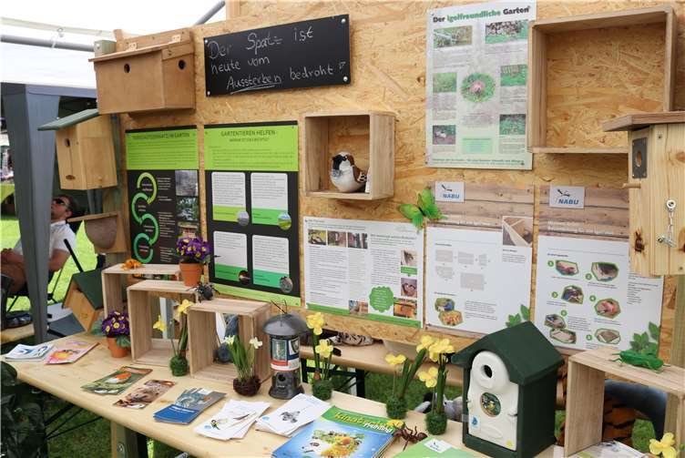 Eine wunderschön gestaltete Ausstellung zeigte, wie jeder im eigenen Zuhause auch ein wenig Tierschützer sein kann.
